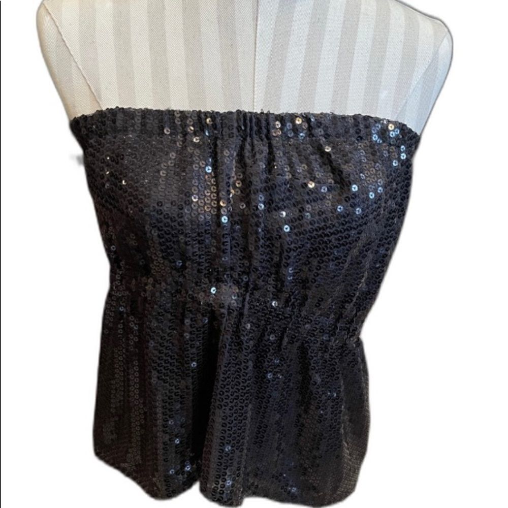 🎃- VICTORIA’S SECRET Strapless Black Sequin Top!